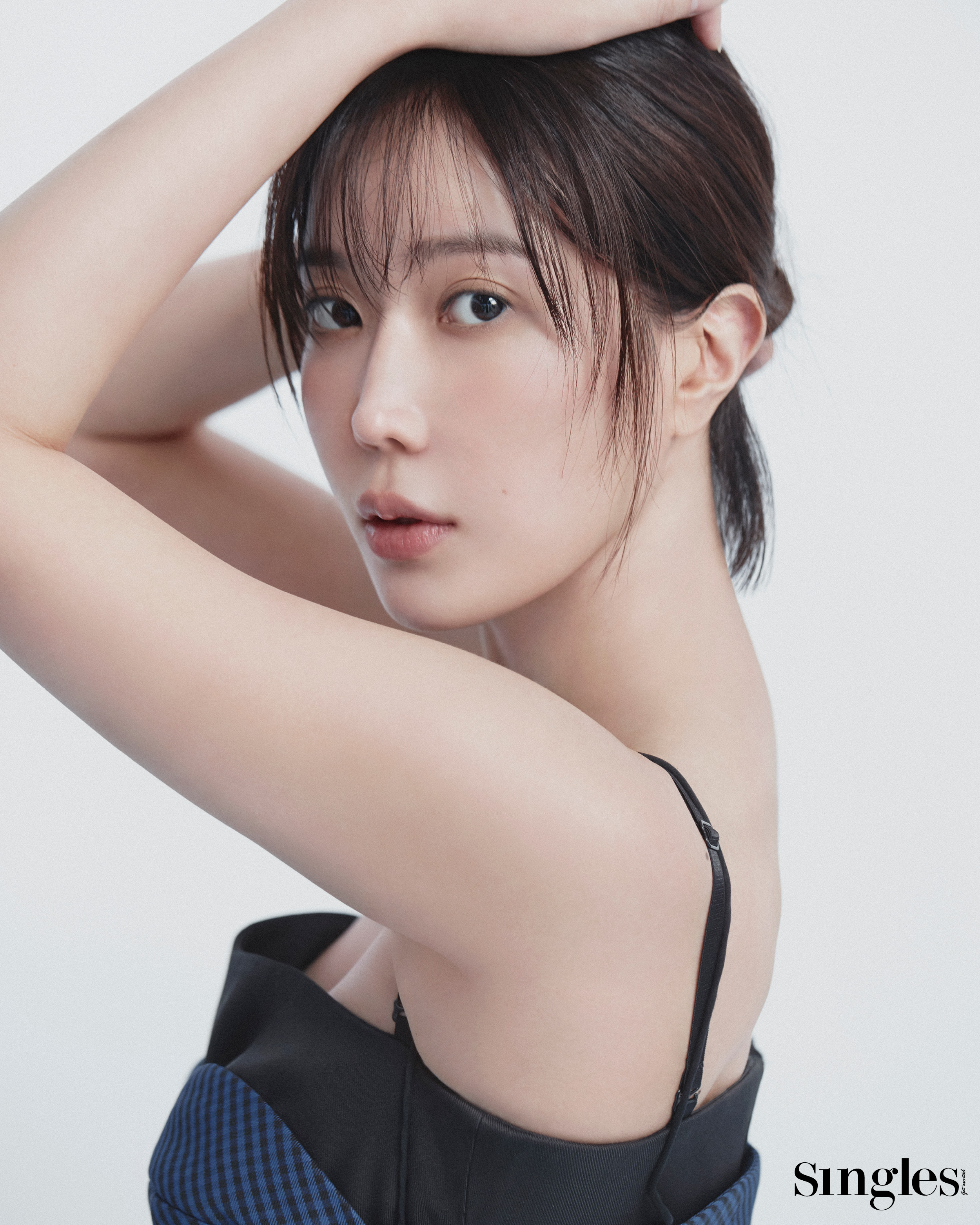 임수향의 싱글즈 화보 이미지, 미녀와 야수 임수향, 싱글즈 임수향, 임수향 화보, 임수향, 임수향 싱글즈 화보, 임수향이 착용한 드레스는 스포트막스,임수향 드레스